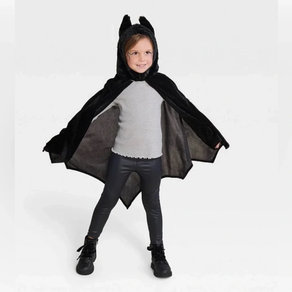 Kids' Bat Halloween Costume Capelet One Size Fits Most - Hyde & EEK! Boutique™ - Picture 2 of 5